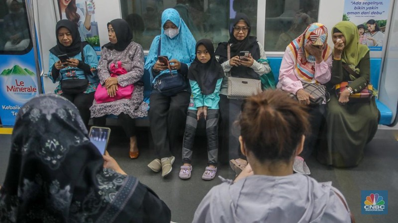 Suasana stasiun MRT Bundaran HI di Jakarta, Senin (21/4/2025). (վ/Faisal Rahman)