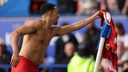 Alexander-Arnold No Comment soal Masa Depannya di Liverpool