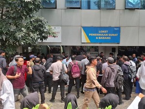 Warga Padati Balai Kota Jakarta untuk Melamar Jadi Petugas PPSU