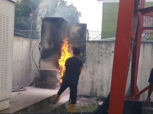 BTS di Cirebon Meledak, Warga Panik dengar Dentuman