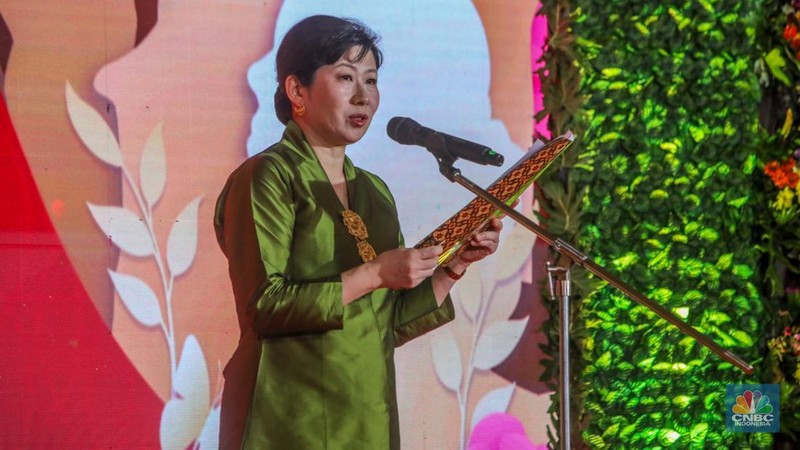 Dalam rangka memperingati hari Kartini dan hari Bumi, Dharma Wanita Persatuan (DWP) Kementerian Kebudayaan menyelnggarakan kegiatan bertajuk Inspirasi Kartini untuk Negeri di Galeri Nasional, Jakarta, Selasa (22/4/2025). (CNBC Indonesia/Faisal Rahman)
