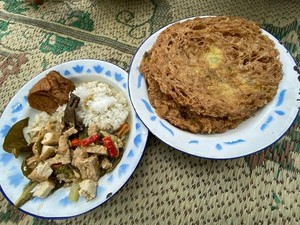 5 Nasi Telur Dadar Enak Pakai Sayur Lodeh, Sedap buat Tanggal Tua!