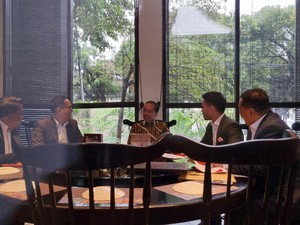 Jokowi Bertemu 3 Eks Menteri di Jakarta, Lanjut Diskusi dengan Pengacara