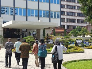 Ada Karangan Bunga Duka dari Prabowo untuk Paus Fransiskus di Kedubes Vatikan
