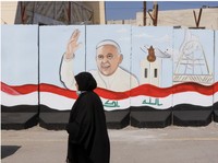 Paus Fransiskus Kunjungi Zona Perang, Bawa Perdamaian dari Irak-Sudan