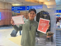 From Ujung Kulon To USA: Kisah Yani, Anak Penjual Nasgor Raih S2 di Harvard From Ujung Kulon To USA: Kisah Yani, Anak Penjual Nasgor Raih S2 di Harvard