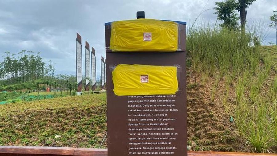 Papan Tugu Titik Nol di IKN setelah kalimat 'Lorem Ipsum Dolor Amet, Consectetuer Idipiscing Elit' ditutup. (Istimewa)