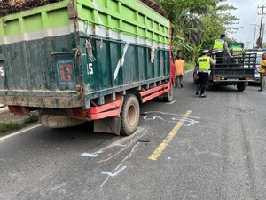 Pemotor di OKI Tewas Setelah Ditabrak Dump Truk dari Belakang