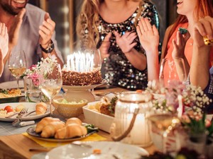 Undang Pesta di Resto Milik Sendiri, Pasangan Ini Tetap Minta Tamu Bayar