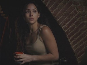 Syuting Pertama Adria Arjona di Andor: Diperkosa