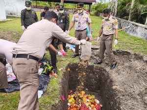 Karantina Sumbar Musnahkan 168,7 Kg Komoditas Tanpa Dokumen dari Luar Negeri