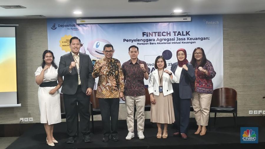 BPR ternyata bisa menghimpun dana besar bahkan saat pandemi Covid-19 melanda Indonesia. Kepala Departemen Pengaturan dan Perizinan IAKD Otoritas Jasa Keuangan (OJK) Djoko Kurnijanto mengatakan jumlahnya mencapai Rp 100 miliar. (CNBC Indonesia/Novina)