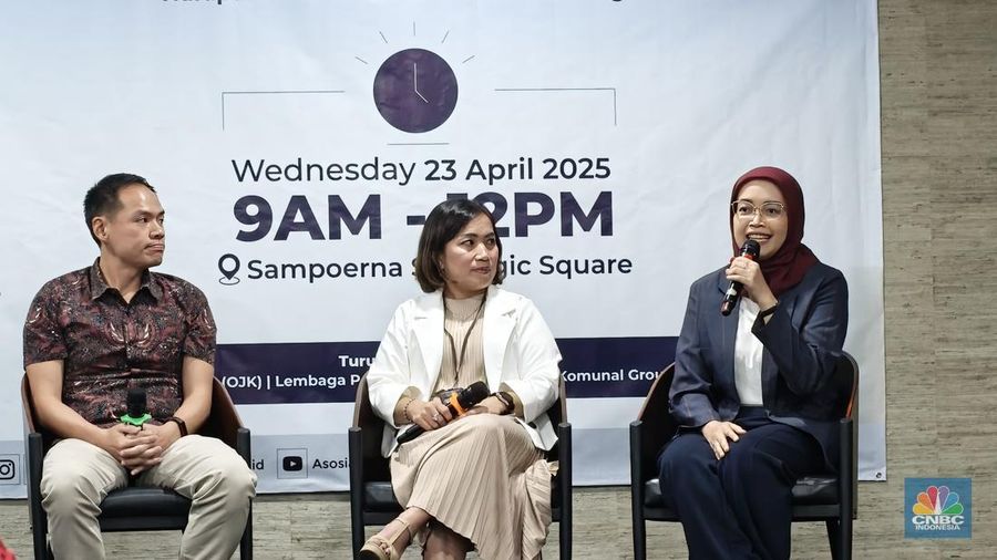 BPR ternyata bisa menghimpun dana besar bahkan saat pandemi Covid-19 melanda Indonesia. Kepala Departemen Pengaturan dan Perizinan IAKD Otoritas Jasa Keuangan (OJK) Djoko Kurnijanto mengatakan jumlahnya mencapai Rp 100 miliar. (CNBC Indonesia/Novina)