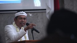 Dedi Mulyadi dan Mobil Mewahnya yang Menuai Sorotan