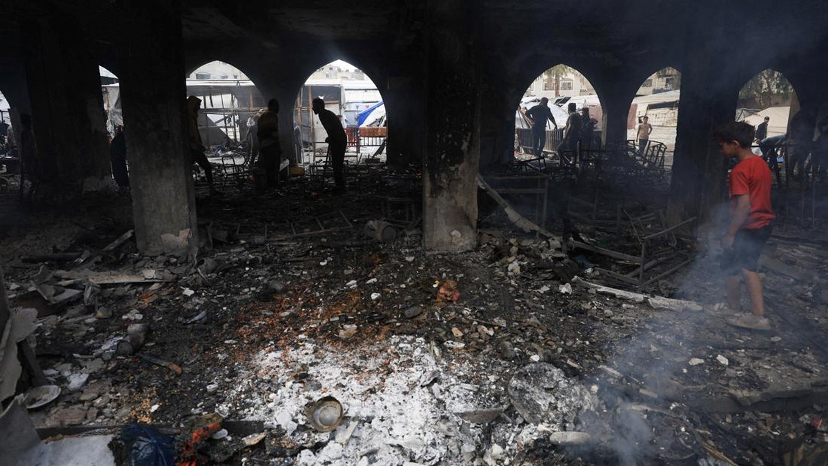 Israel Kembali Bombandir Penampungan Gaza, 10 Orang Tewas