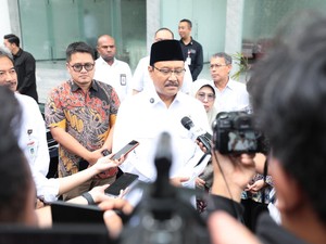 Kemensos Usulkan Soeharto & Gus Dur Jadi Pahlawan Nasional Tahun Ini