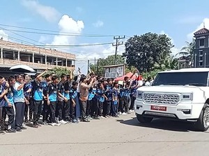 Suka Cita Sambut Presiden Prabowo di Palembang