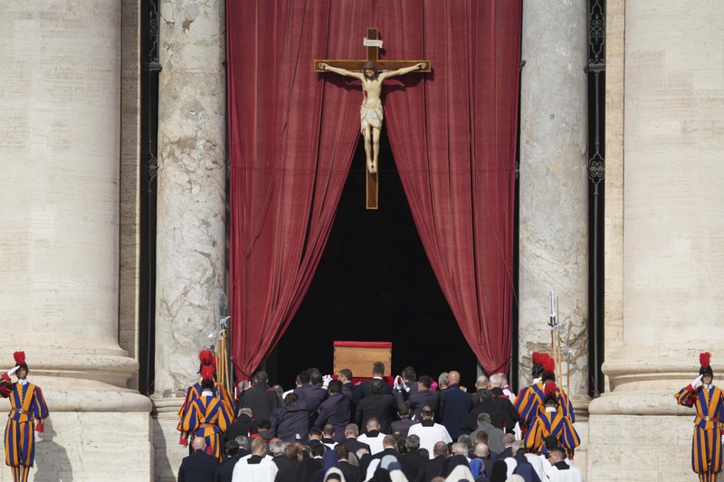APTOPIX Vatican Pope The body of Pope Francis lies inside St. Peter's Basilica at the Vatican, Wednesday, April 23, 2025, where he will lie in state for three days. (AP Photo/Andrew Medichini, Pool)