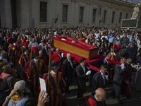 20 Ribu Lebih Pelayat Paus Fransiskus Padati Basilika Santo Petrus