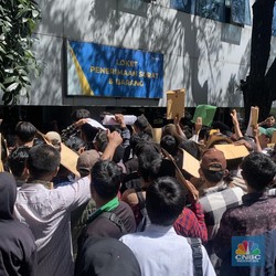 Warga Antre Sejak Subuh Demi Jadi Petugas Kebersihan Gaji Rp5,3 Juta