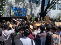 Warga Antre Sejak Subuh Demi Jadi Petugas Kebersihan Gaji Rp5,3 Juta