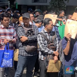 Gara-Gara Broadcast Hoaks, Warga 'Serbu' Balai Kota Demi Cari Kerja