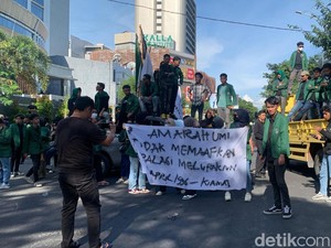 Mahasiswa Kenang 29 Tahun Tragedi Amarah UMI Makassar: Saya Luka, Saya Marah!