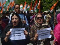 Ratusan Warga Gelar Aksi Doa & Demo Kasus Penembakan Massal di India