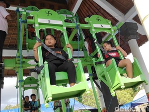 Serunya Naik Ayunan Jantra, Wahana Legendaris nan Istimewa