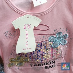 Baju Anak Impor China Merajalela di Mangga Dua, Ini Pengakuan Pedagang