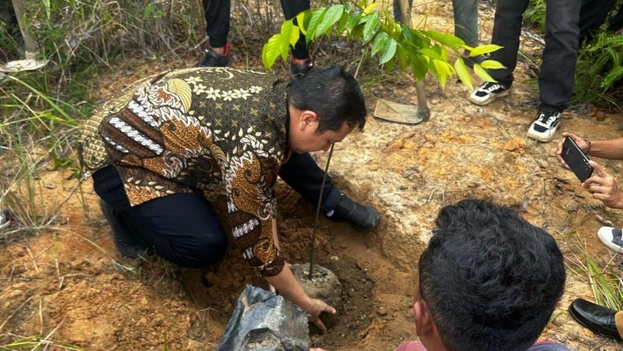 Dok PT Makmur Elok Graha (PT MEG)