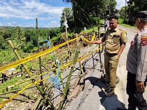 Penanganan Darurat Longsor di Jalur Cirebon-Kuningan