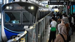 Cerita Mereka yang Baru Pertama Jajal MRT Jakarta