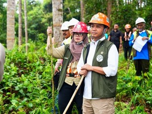 Jalankan Arahan Gibran, Menhut Lepas Status Hutan 152 Ha ke Warga di Banyuwangi