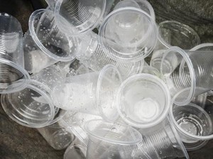 Harga Plastik Naik, Pemerintah Dorong Penggunaan Kemasan Kertas-Aseptik