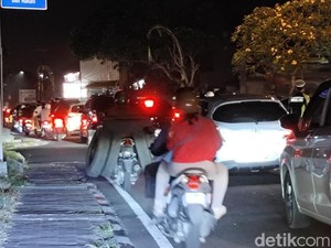 Sejumlah Simpang di Mengwi Macet Parah Malam Ini, Antrean Kendaraan 3 Km