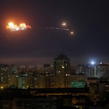 Putin Menggila! Peluru Balistik sampai Drone Meledak di Langit