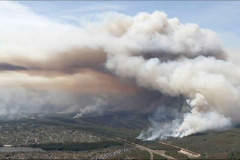 Wildfire New Jersey Smoke fills the sky from a wildfire in Lacey Townships, N.J. on Tuesday, April 22, 2025. (New Jersey Department of Environmental Protection via AP)