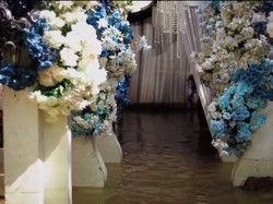 Pernikahan Viral Tempat Resepsi Kebanjiran, Pengantin Pingsan Pernikahan Viral Tempat Resepsi Kebanjiran, Pengantin Pingsan