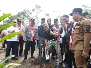 Seloroh Rocky Gerung: Polisi Itu Pohon Lindung Seluruh Indonesia