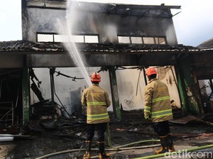 Toko Suku Cadang Motor di Pakem Terbakar, 4 Mobil Pemadam Dikerahkan