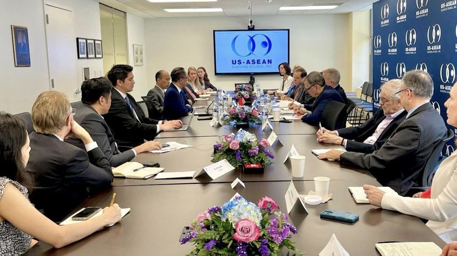Menko Airlangga menerima Ambassador Ted Osius, Presiden dan CEO dari United States-ASEAN Business Council (US-ABC) pada Rabu (23/04) siang. (Menko Perekonomian)