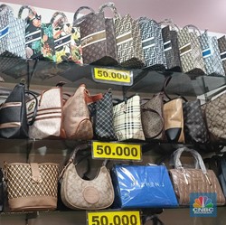 Alasan Barang Palsu Berserakan di RI-Tas
