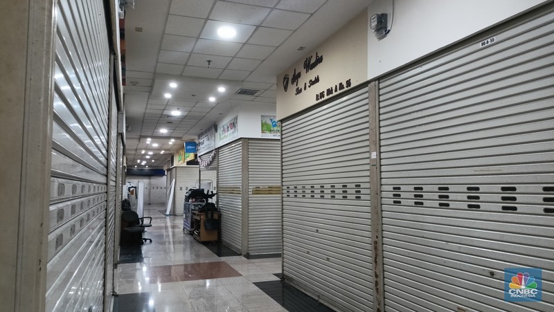 Pedagang di wilayah Mangga Dua baik Mangga Dua Square maupun WTC Mangga Dua mengeluhkan ekonomi yang semakin lesu belakangan. (CNBC Indonesia/Ferry Sandi)