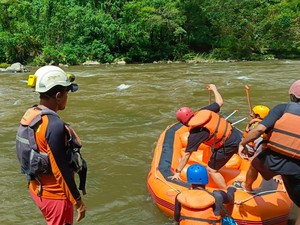 Basarnas Kesulitan Cari 3 Penumpang Minibus Hilang di Sungai Lae Kombih