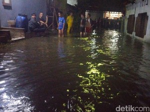 Banjir di 3 Kecamatan Cianjur, Perumahan dan Jalan Nasional Terendam