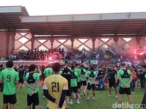 Dukungan Bonek untuk Persebaya Jelang Laga Lawan Arema FC