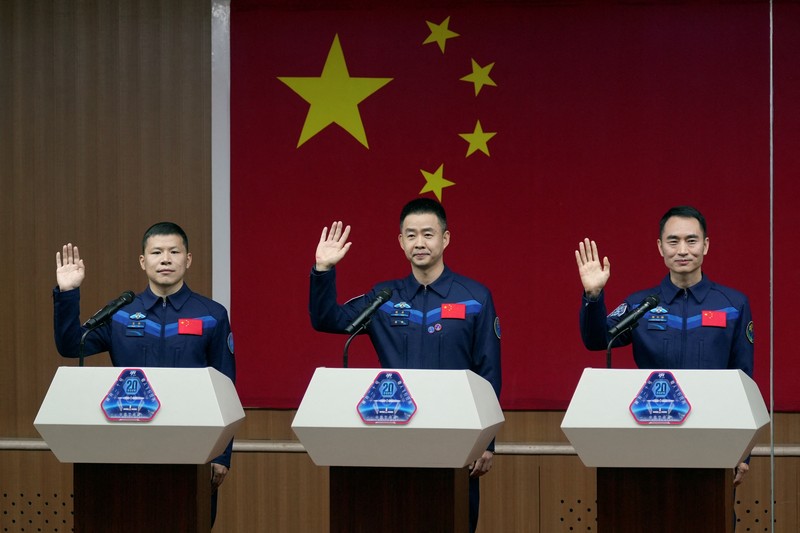 China kirim tiga Astronaut. (China Daily via REUTERS)