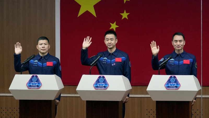 China kirim tiga Astronaut. (China Daily via REUTERS)