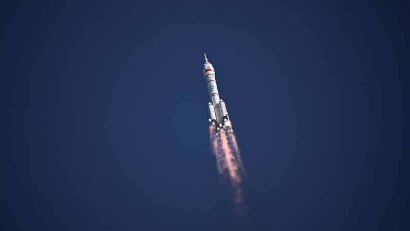 China kirim tiga Astronaut. (China Daily via REUTERS)